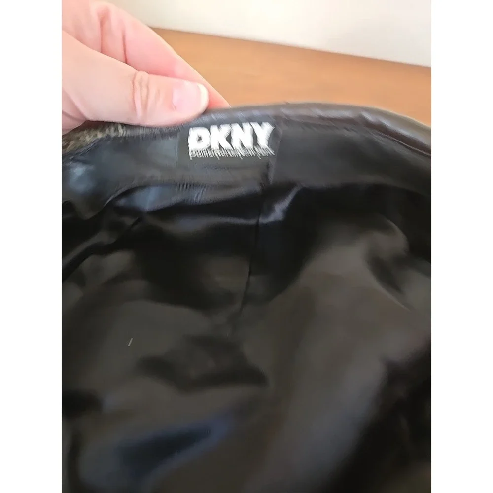 Dkny vintage newsboy